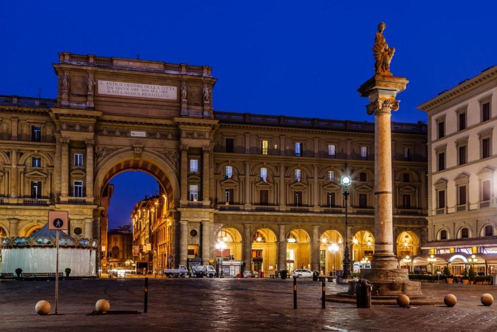 Roberto'S Apartment. Firenze Piazza Santa Croce. Buitenkant foto